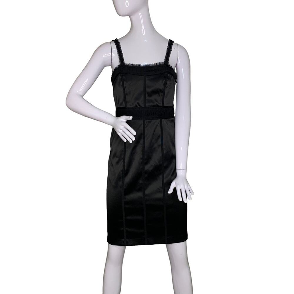 WHBM NWOT Dress Sleeveless Black Hidden Zipper on Side Size 2